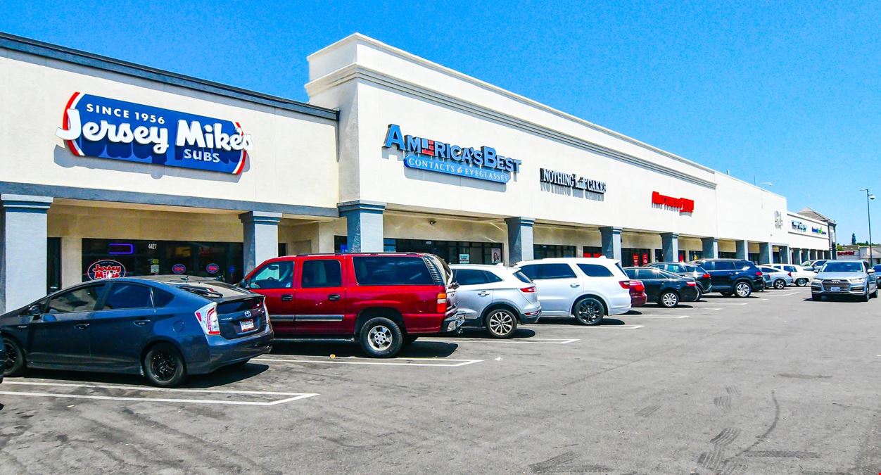 BevMo+FiveGuys Shops @ Lakewood Center