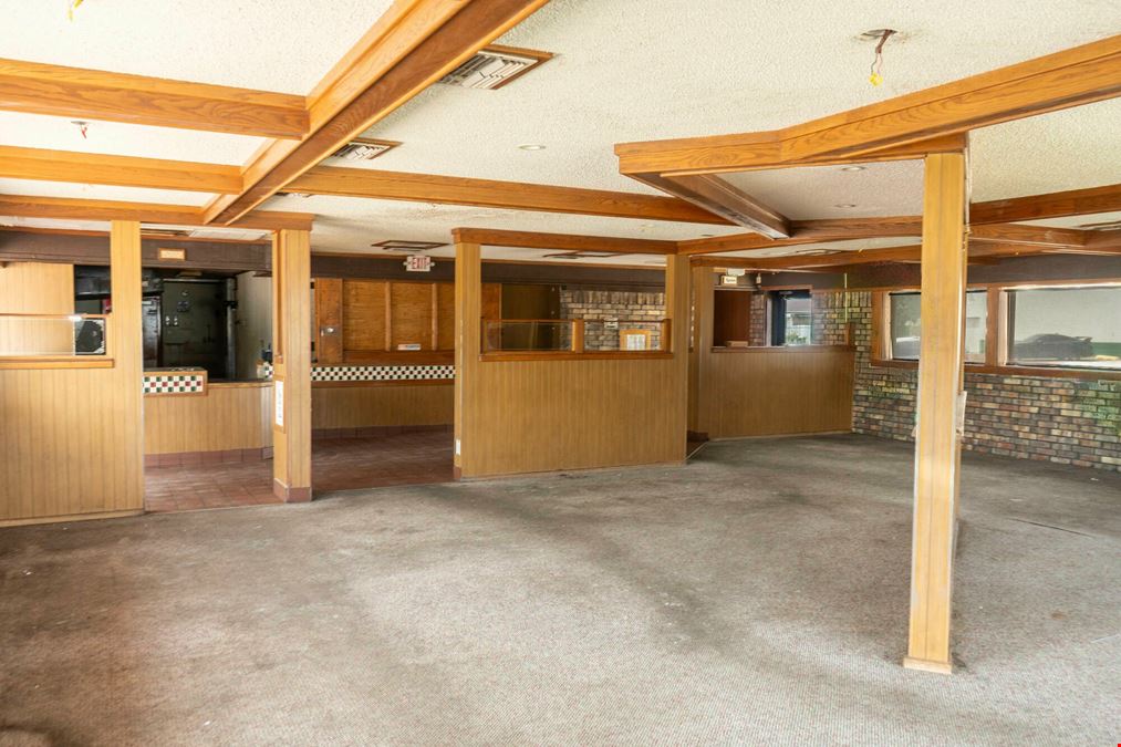 3,116 SF | Former Pizza-Hut | For Sale | 0.49 ± AC | Brownsville, TX