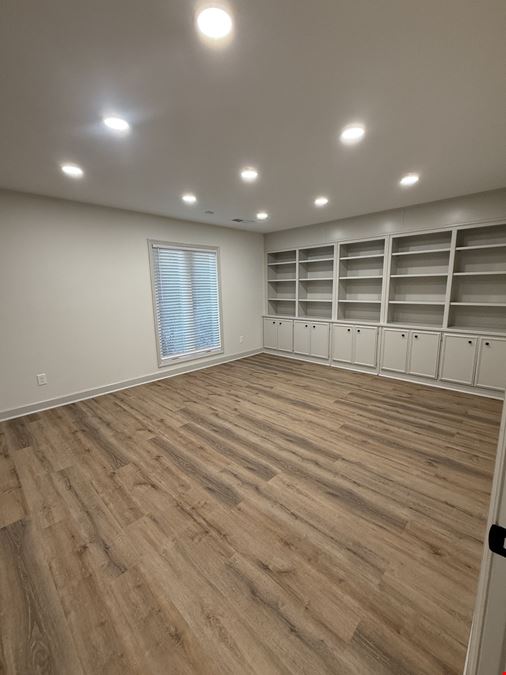 5734 Windsor Drive, Unit 6