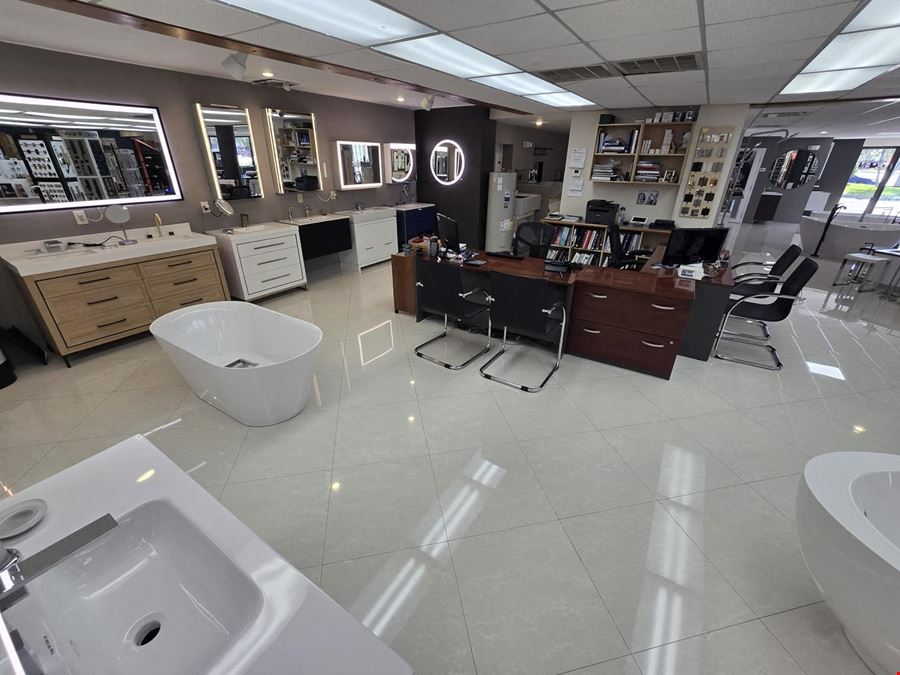 Freestanding Retail / Showroom Bldg