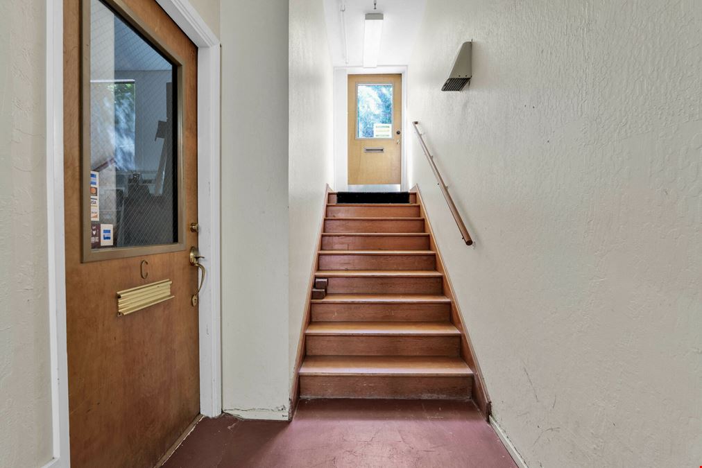 147 W Richmond Ave