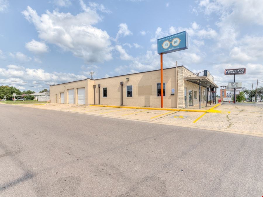 6,280 SF Retail/Showroom