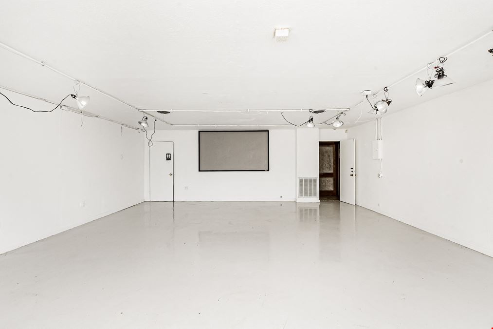 Freestanding Mid-City Retail / Office next to Electric Depot