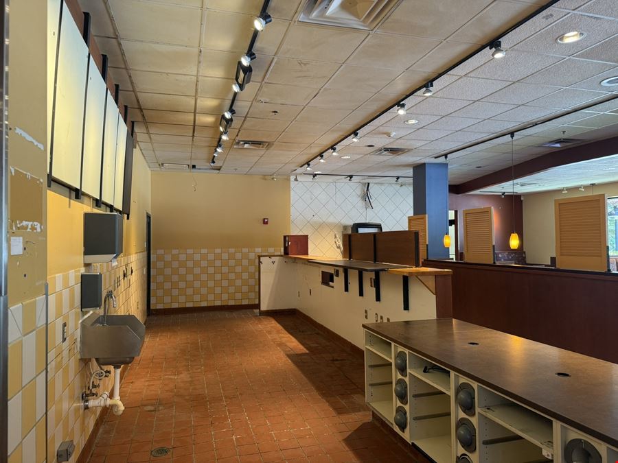 RESTAURANT FOR SALE OR LEASE IN BRANSON