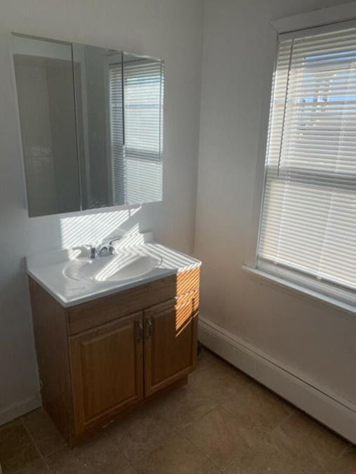 2580 Richmond Ter