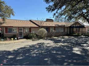 725 N Main St. Boerne Texas For Sale