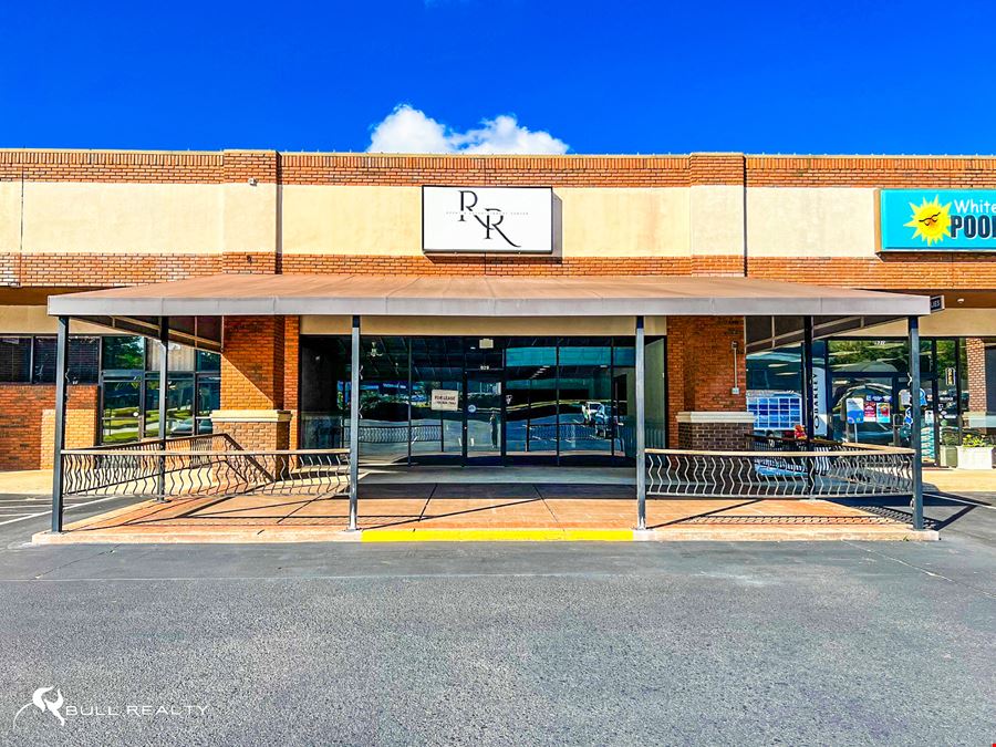±1,800 SF Retail/Restaurant Opportunity