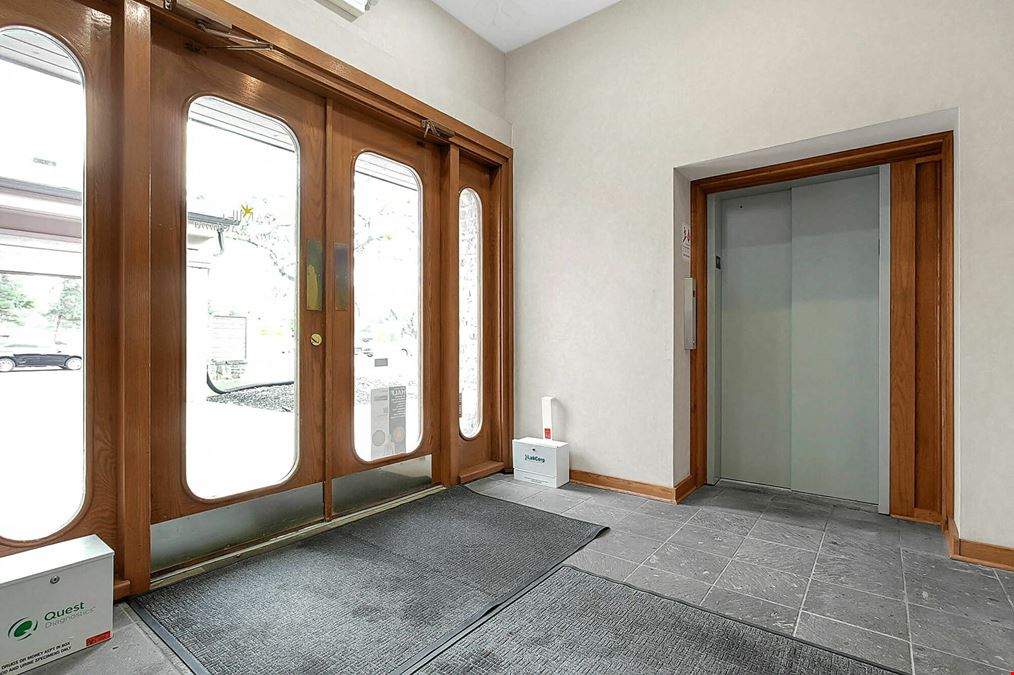 8080 Ravines Edge Ct
