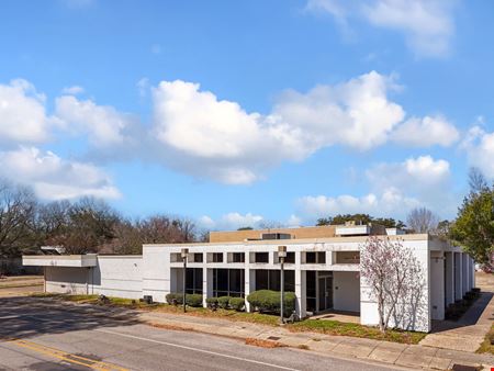 Preview of commercial space at 712 Center St