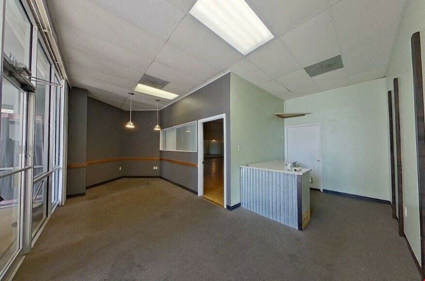 2221 S. Ferdon Blvd