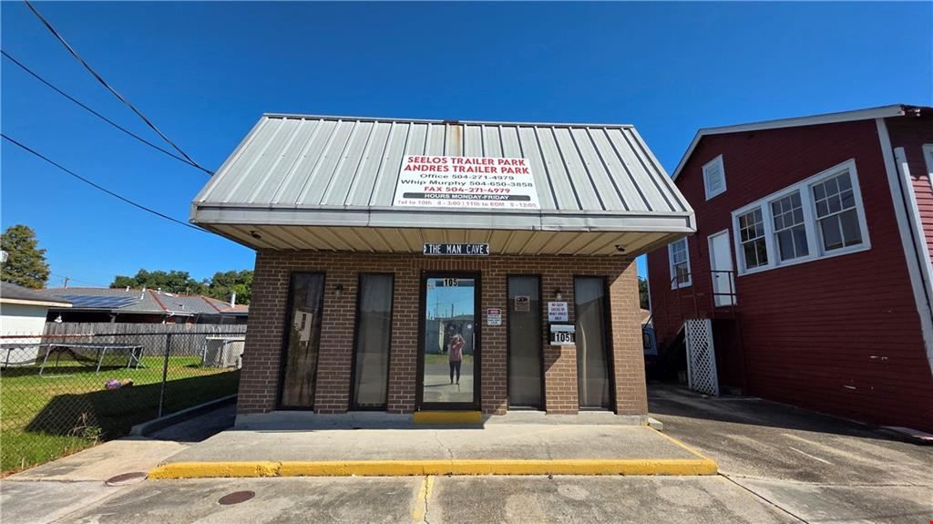 2200 Paris Rd