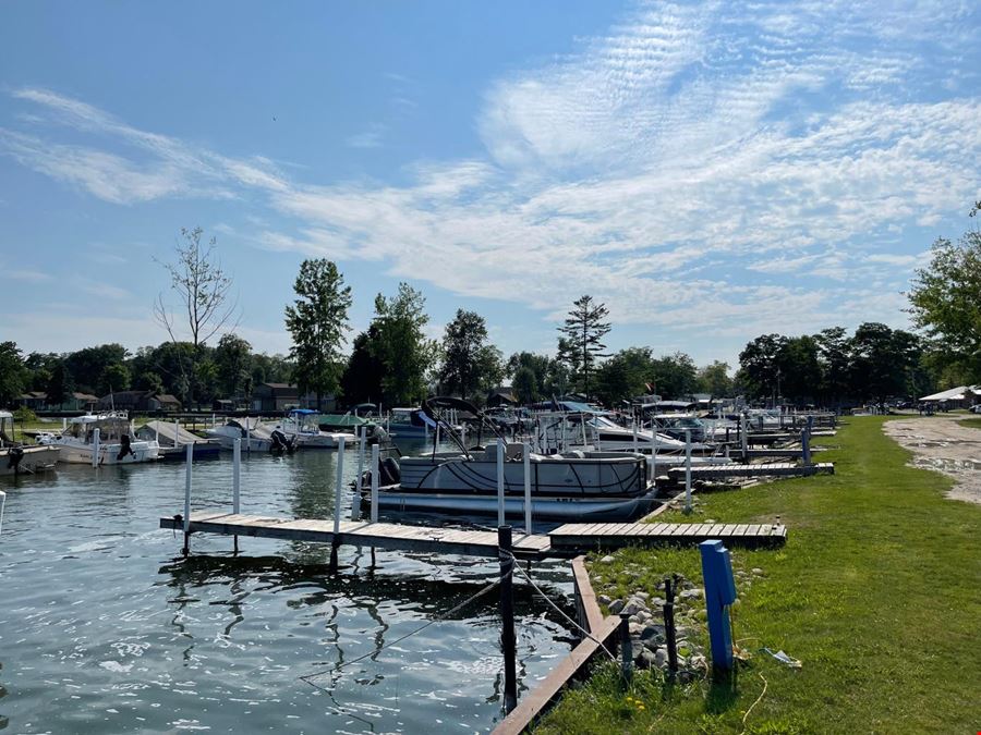 Pointe Au Gres Marina & Campground 