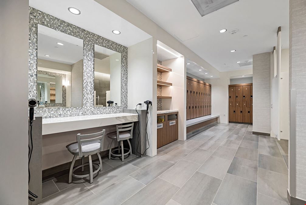 4424 West Sam Houston Parkway North (R068)