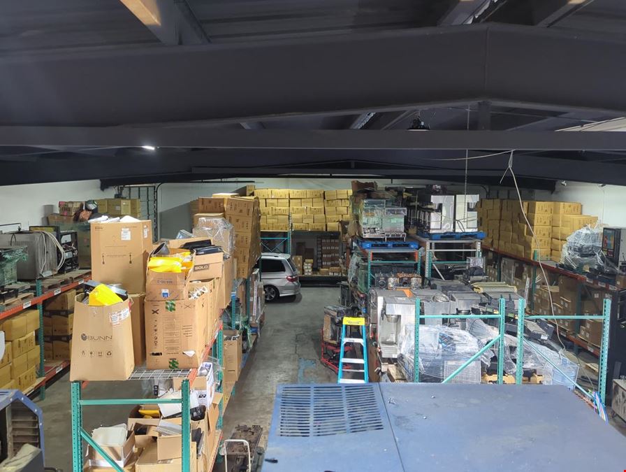 South Houston Warehouses: 10,410 sq ft / 28,400 sq ft Lot