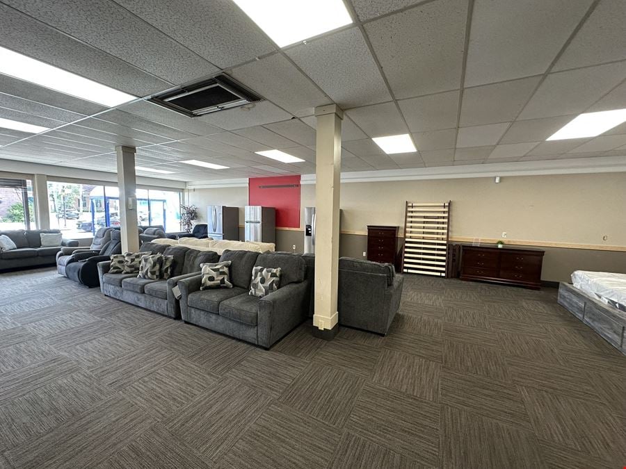 3146 Bailey Ave - 5,712+/- SF Retail