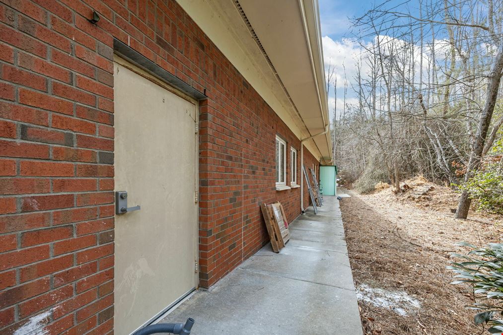 9 Walden Ridge Dr, Suite 30 - Lab Space