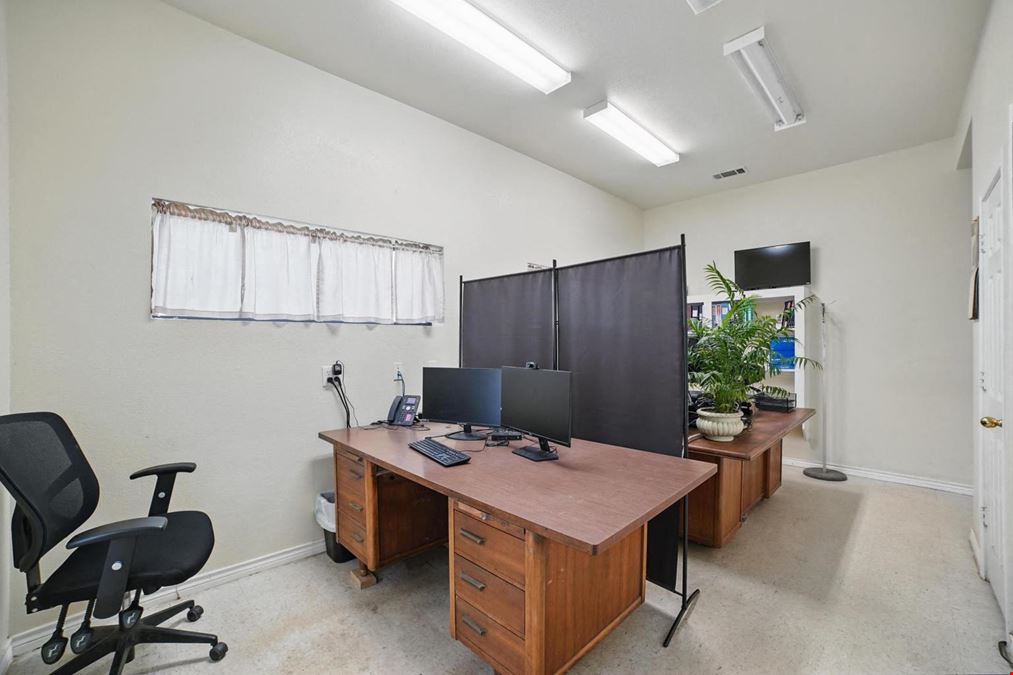 Office/Warehouse for Sale in Seagoville