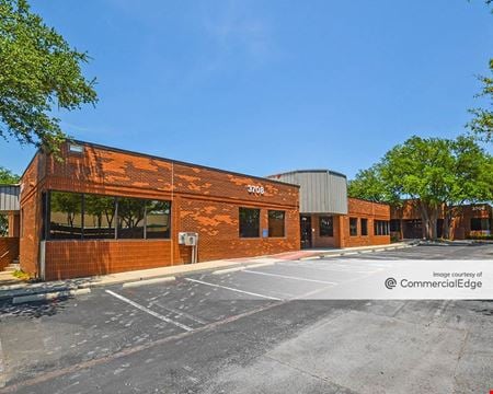 Preview of commercial space at 3700 Hulen Street