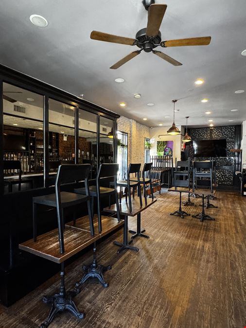 2,500 SF | 364 Grand Street | Turnkey Restaurant in Williamsburg for Lease