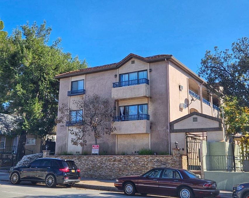 1590 N Fair Oaks Ave