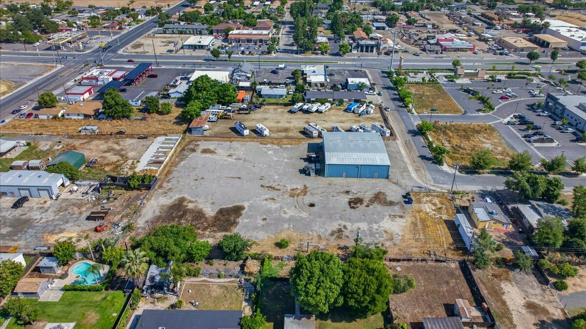 ±6,375 SF WAREHOUSE + ±1.75 AC LAND FOR LEASE IN PORTERVILLE, CA