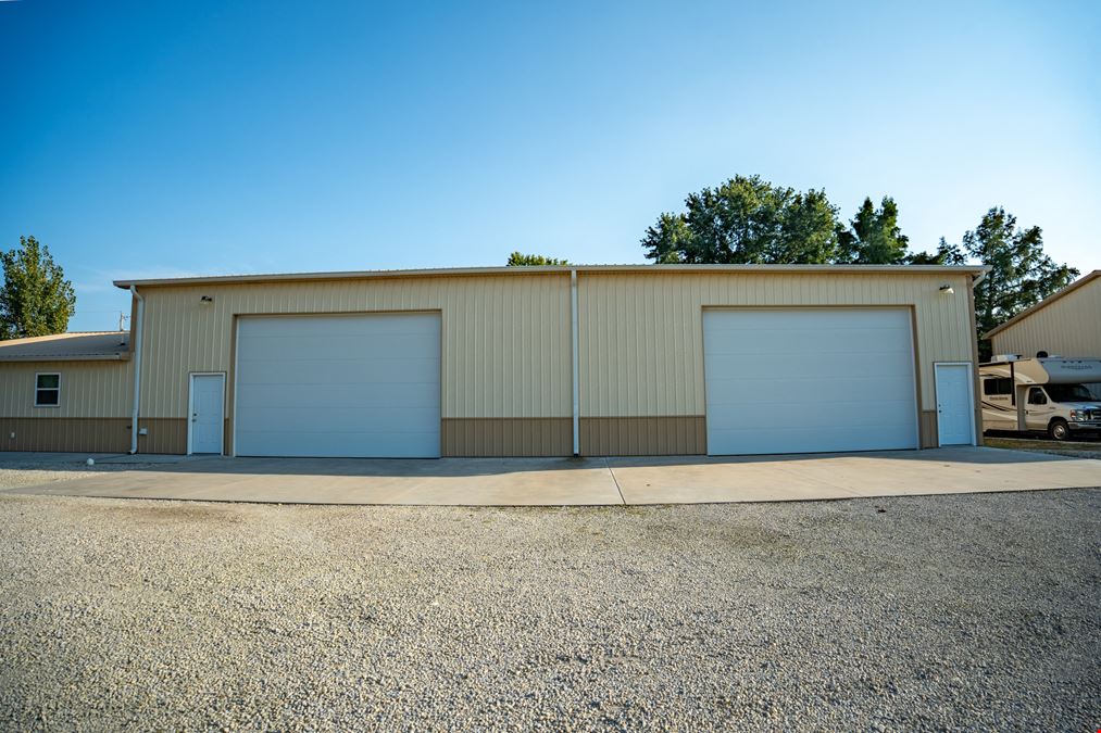 Bardominium with Shop Space