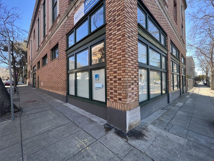1900 Addison Suite 101