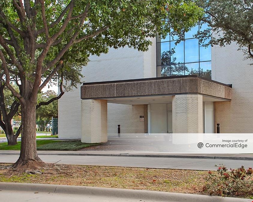 One Cockerell Plaza