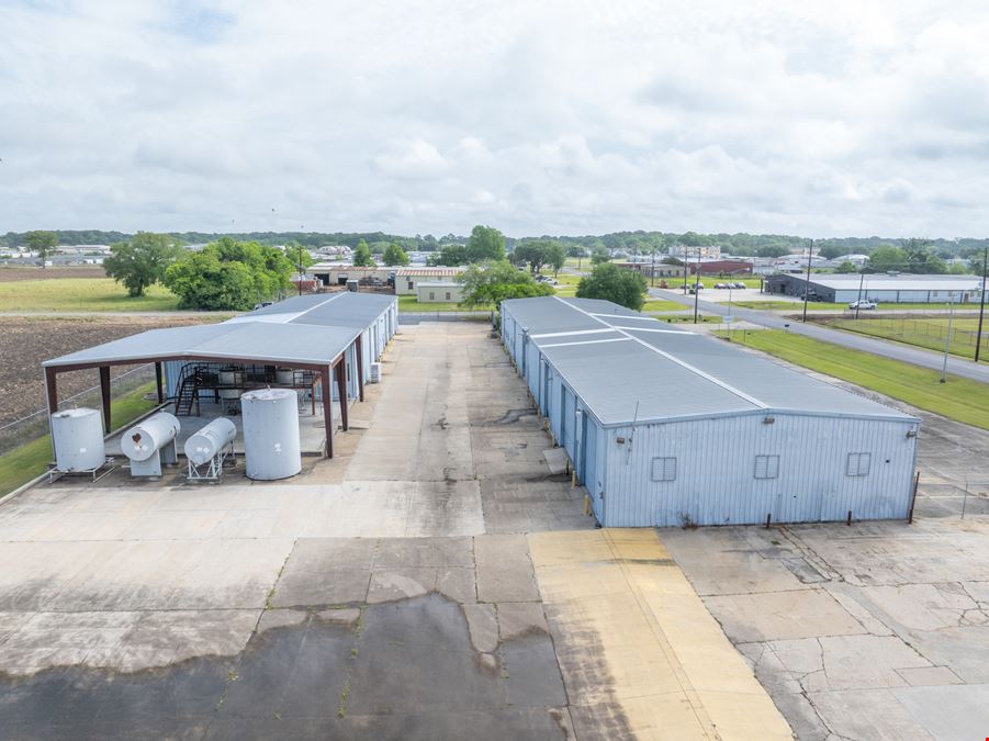 Warehouse near Acadiana Regional Airport