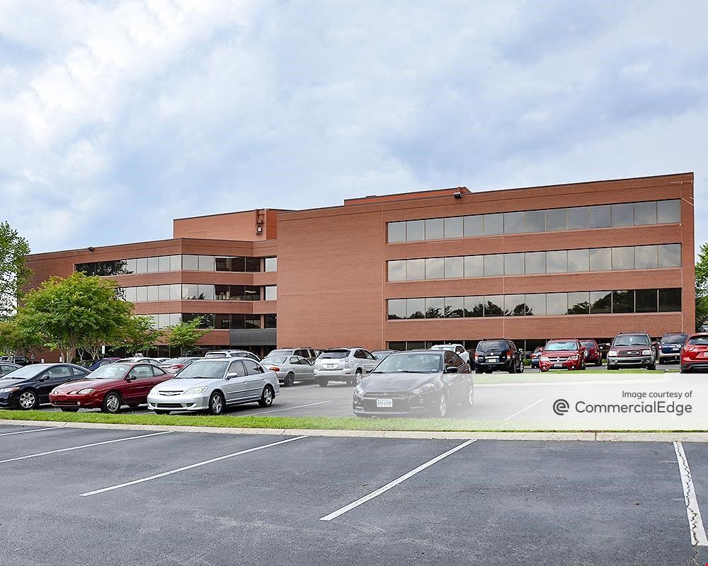 Maryland Farms Office Park - Parklane Building
