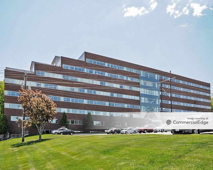 Fifth Avenue at Citypoint - 100 5th Avenue