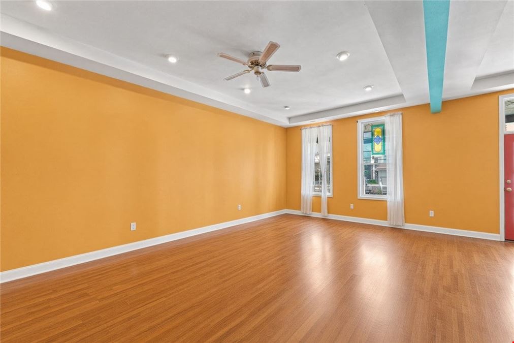 84 Spring St