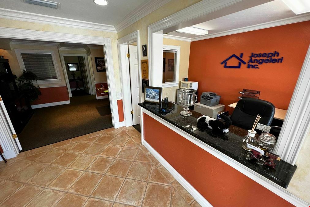 2 Unit Office/Retail Building near Siesta Key