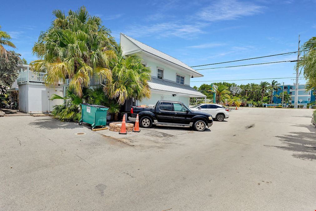 7070 Overseas Hwy