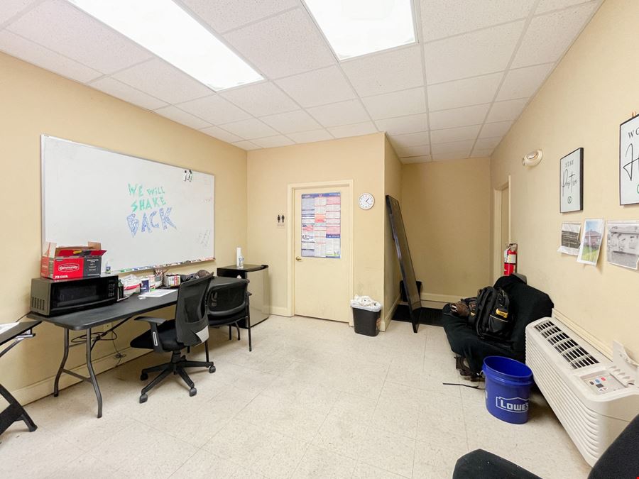 Office / Warehouse Suite Near I-12