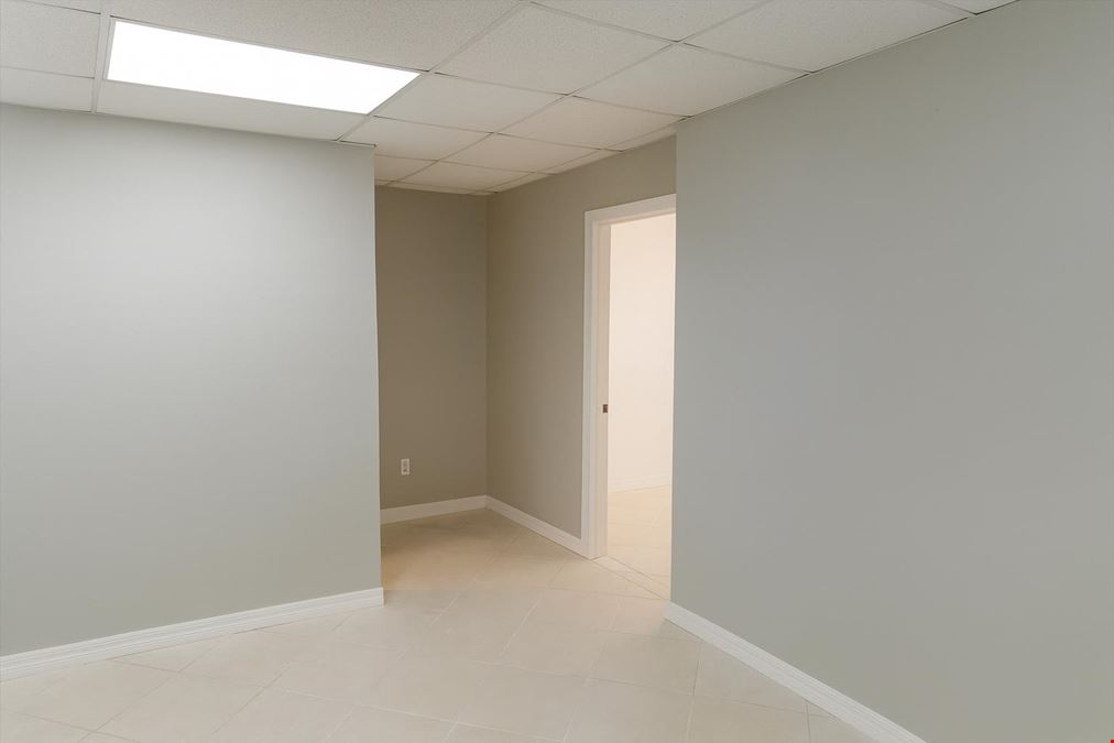 $995 w/ Utilities! Flex Storage/Office + Yard