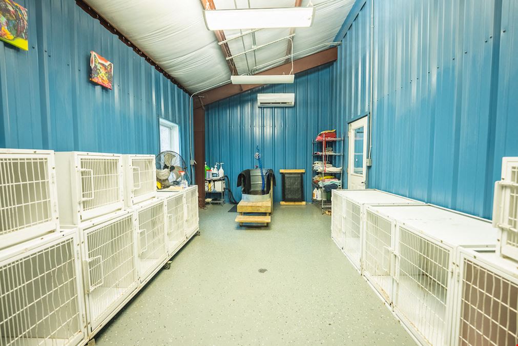 Commercial Building in Abingdon, VA for Sale