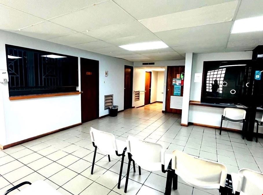 Ave. Santa Juanita, #B1