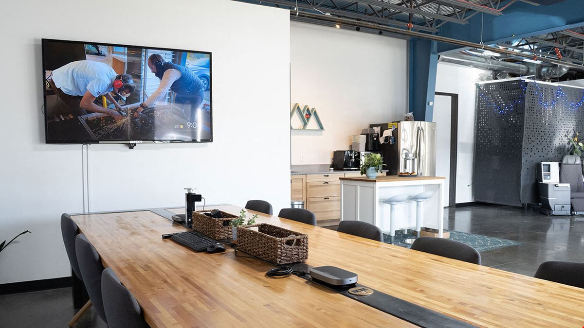 3000 Airport Drive, Unit 404
