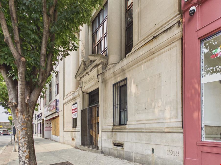 1665 Main St