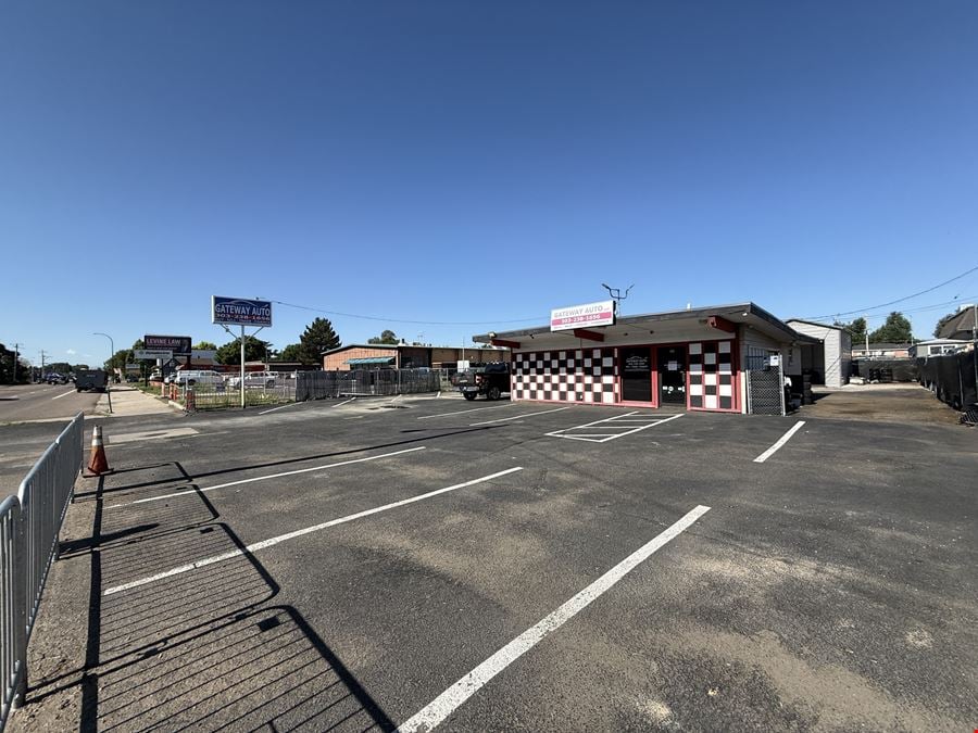 385 Sheridan Blvd