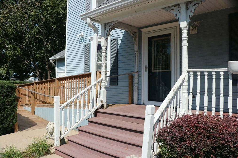 108 N Walkup Ave