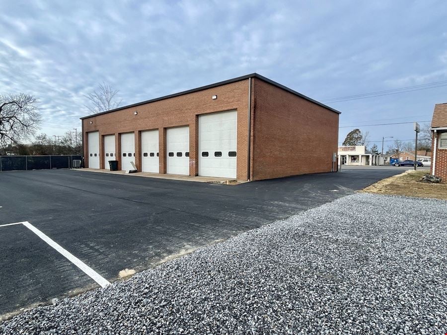 Six Bay Shop Building for Sale/Lease: Former Bennett's Front End Service