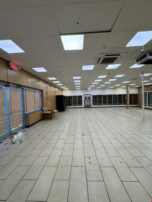 2,814+/- SF Retail Space