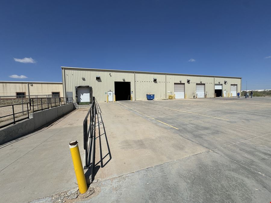 Warehouse/Office Building on ±10.91 Acres