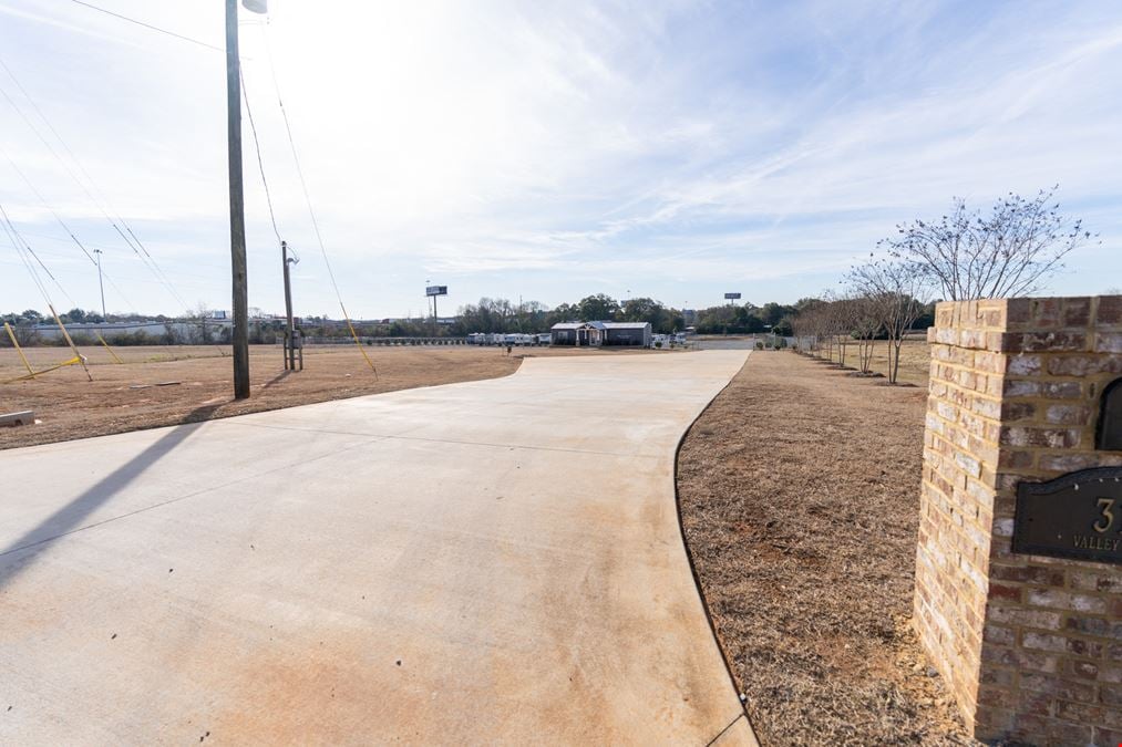 311 Valley Dr