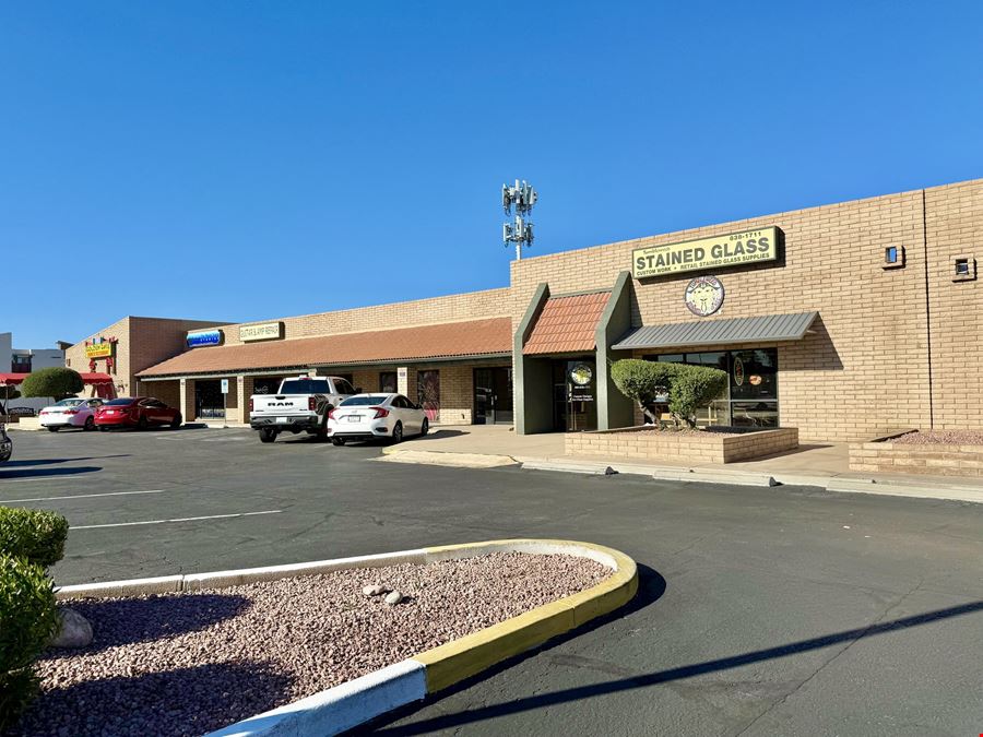 Retail at Baseline Rd and the Loop 101