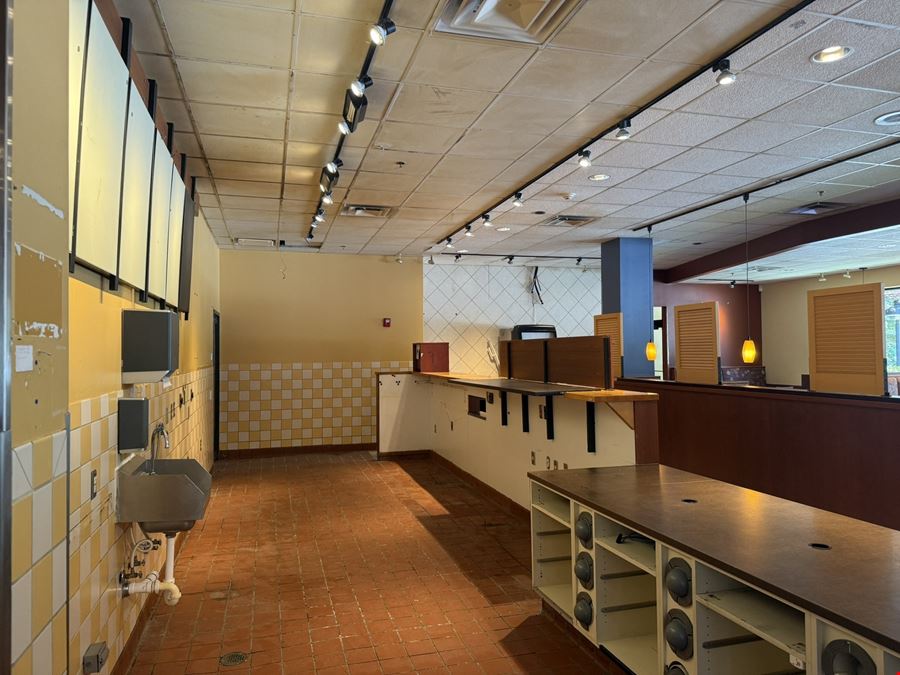 RESTAURANT FOR SALE OR LEASE IN BRANSON