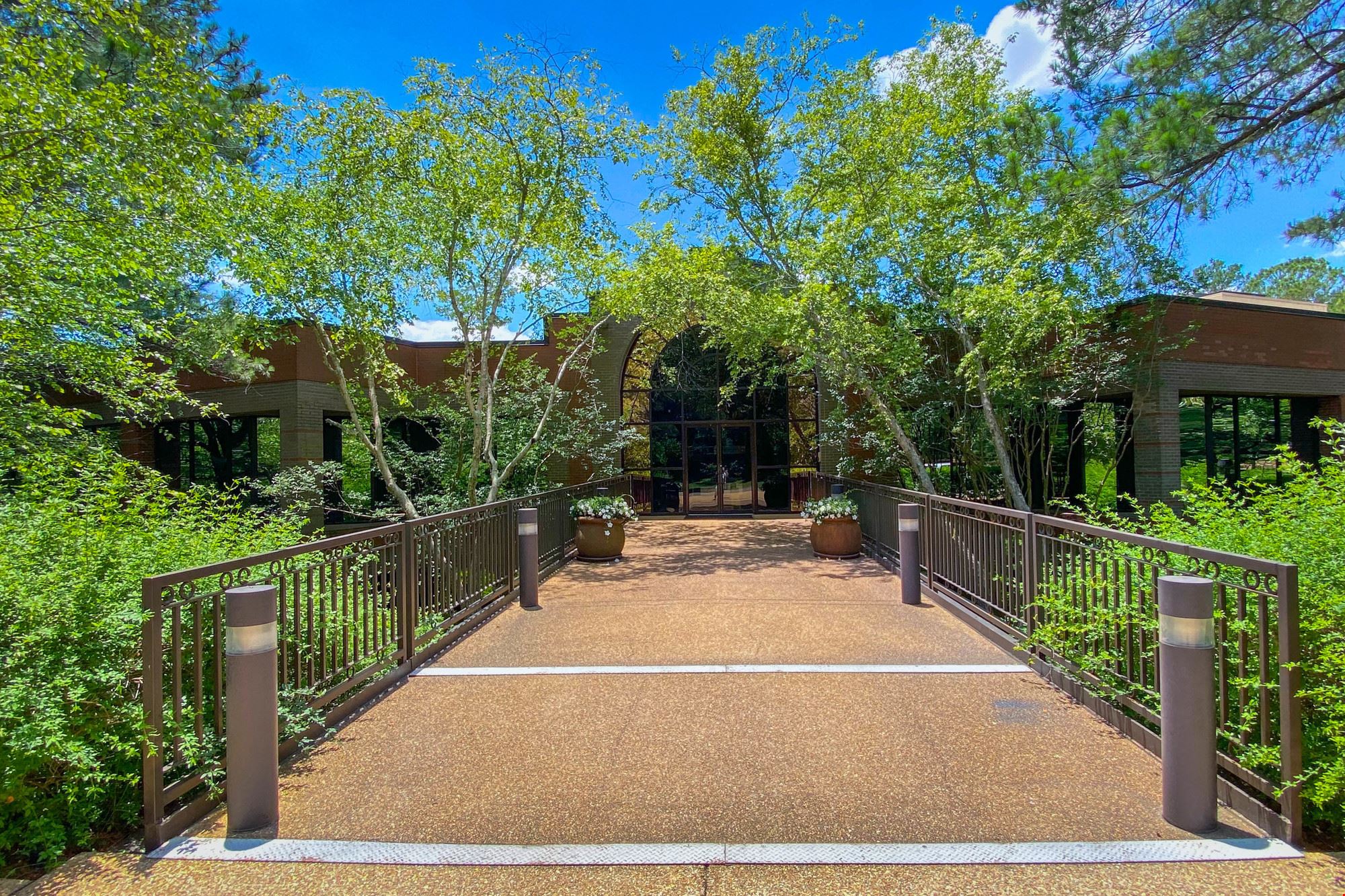 795 Woodlands Parkway