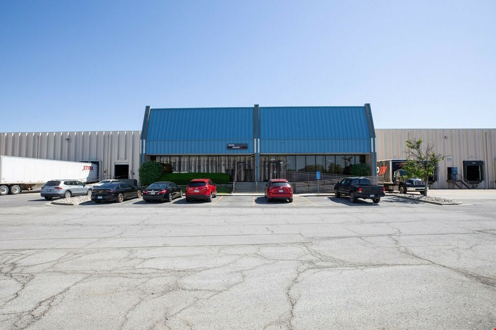 Westroads Distribution Center